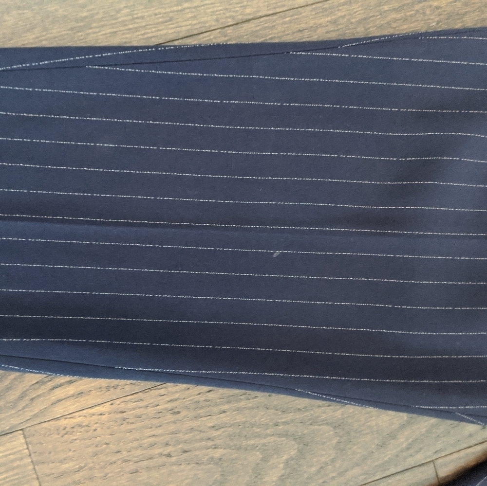 Babaton Aritzia Navy Cream Pinstripe Cropped Trousers Size 4 - Picture 9 of 10
